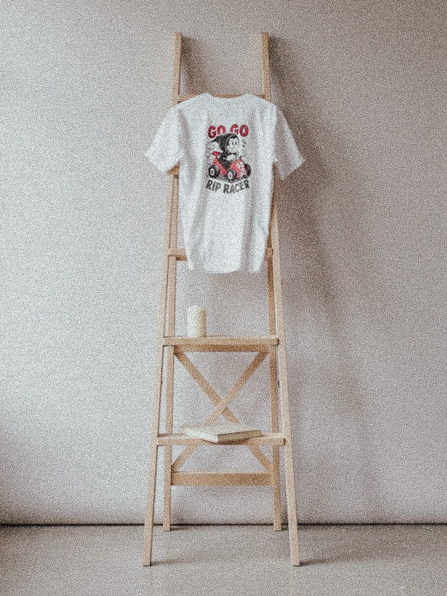 White Tee's